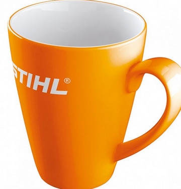Оранжевая чашка с логотипом 34493 фото
